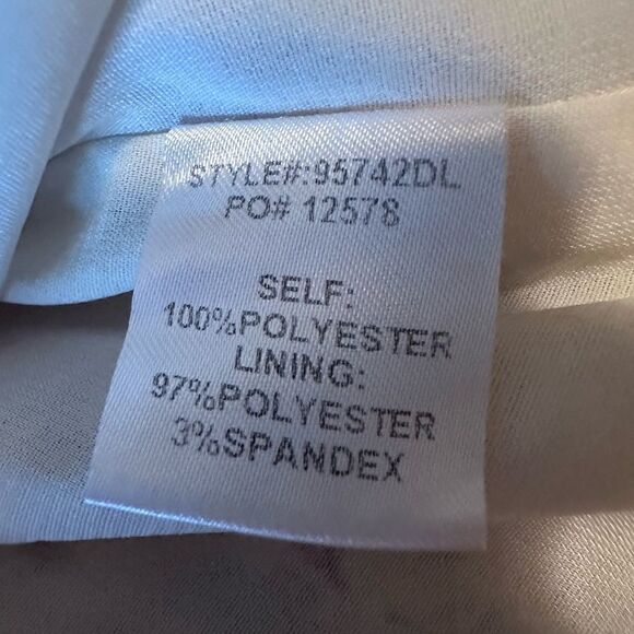 Skies are blue midi spaghetti strap in white with blue and red floral design- M - Picture 6 of 6